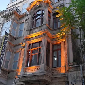 κάντε κράτηση εδώ